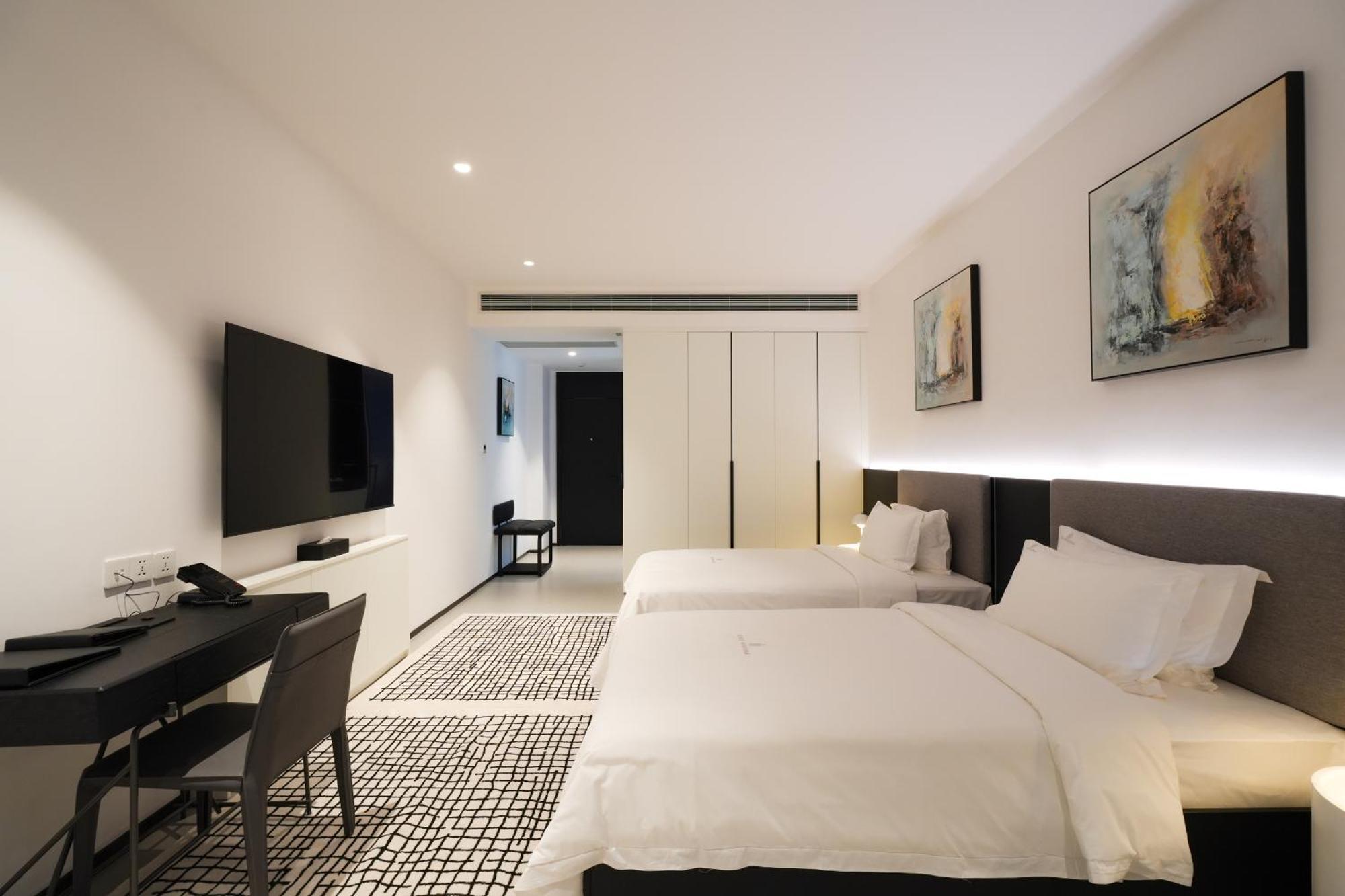 One Riviera Hotel And Residences Ban Souanmone Exterior foto